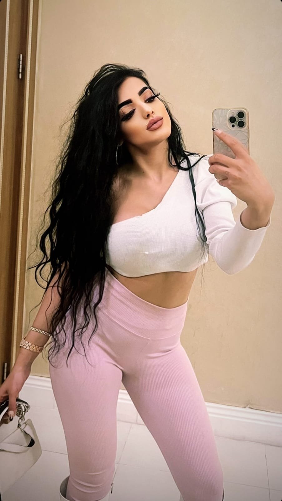 Selçuk Zeki Bayan Escort Bayan Kıymet